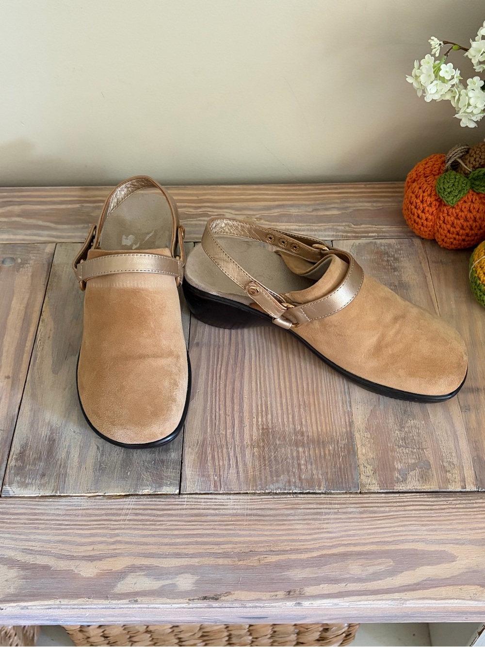 Vionic Tan Suede Slip-On Clog with Adjustable Strap 🍂 - Picture 3 of 11